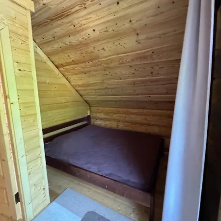 House Near The River בית נופש *