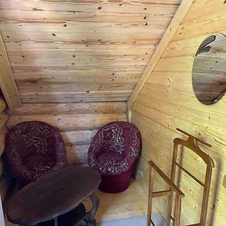 House Near The River פוליאנה